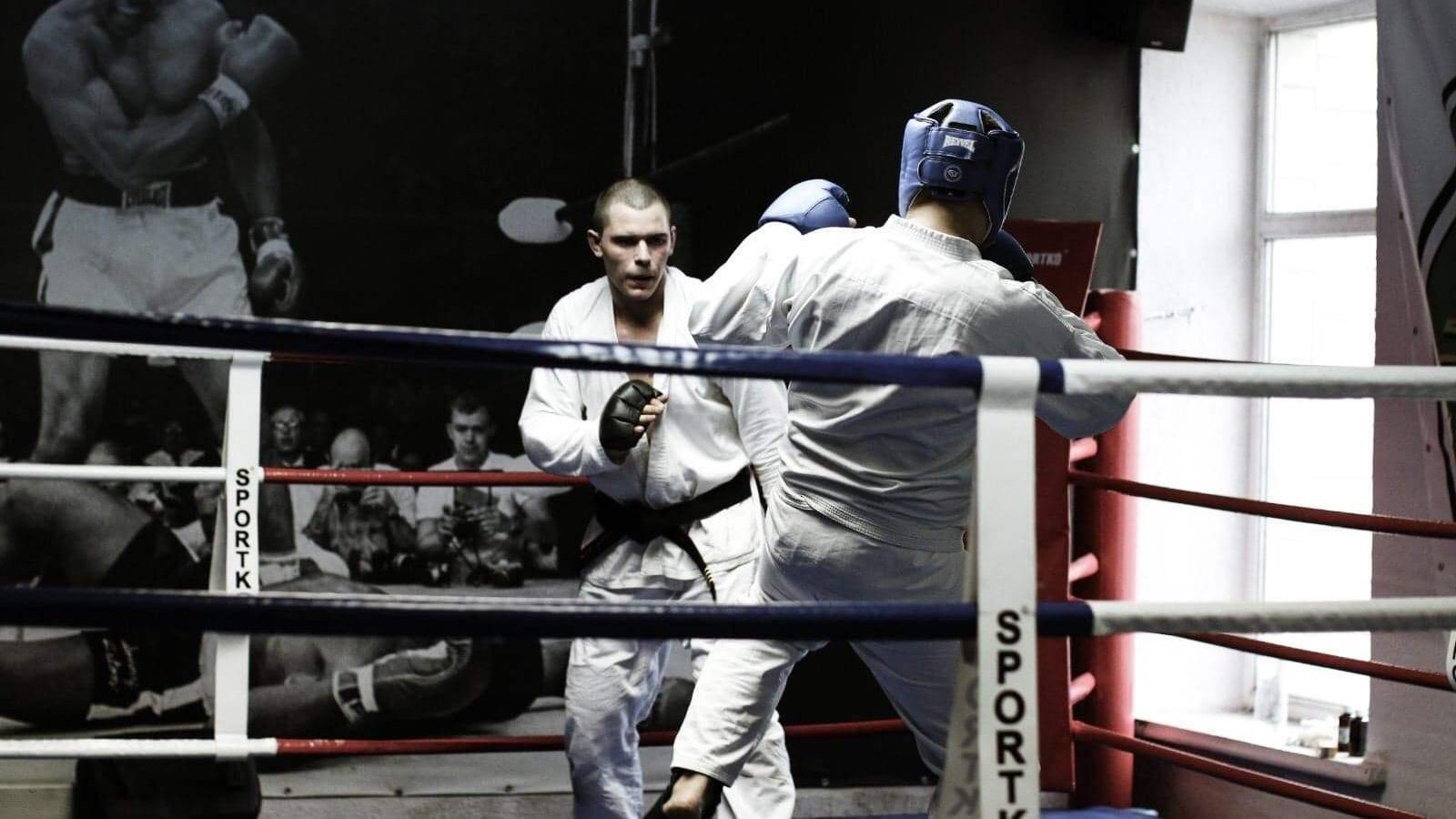 Украинец установил рекорд, проведя 100 полноконтактных поединков в непрерывном режиме Украинец установил рекорд, проведя 100 полноконтактных поединков в непрерывном режиме