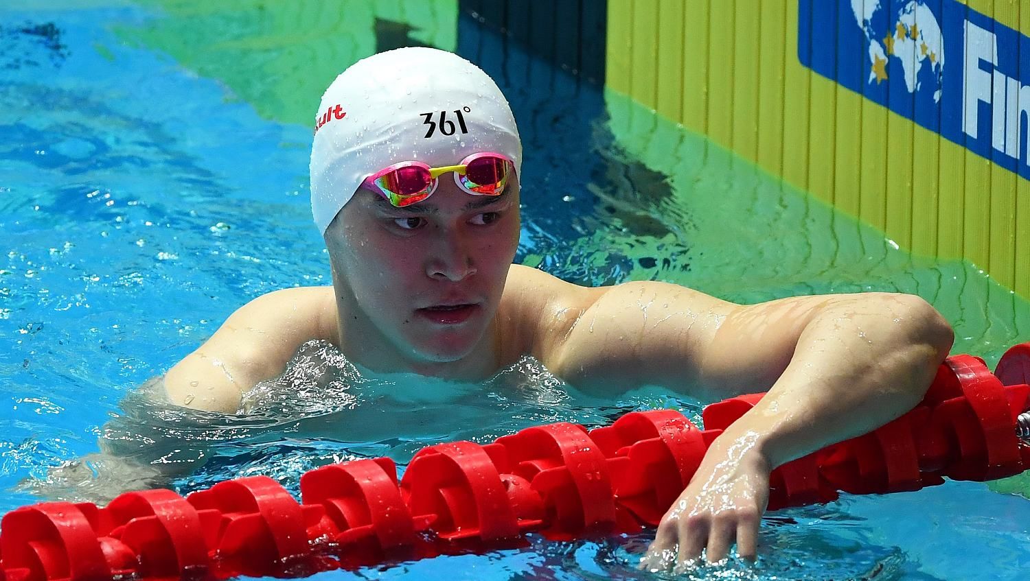 Олімпійський чемпіон та рекордсмен Сунь Ян дискваліфікований на 8 років через допінг Олімпійський чемпіон та рекордсмен Сунь Ян дискваліфікований на 8 років через допінг