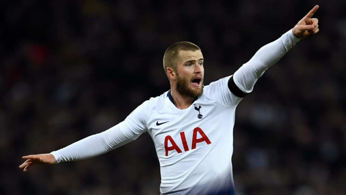 Футболіст "Тоттенхема" побився з вболівальником на трибуні після матчу: відео Футболіст "Тоттенхема" побився з вболівальником на трибуні після матчу: відео