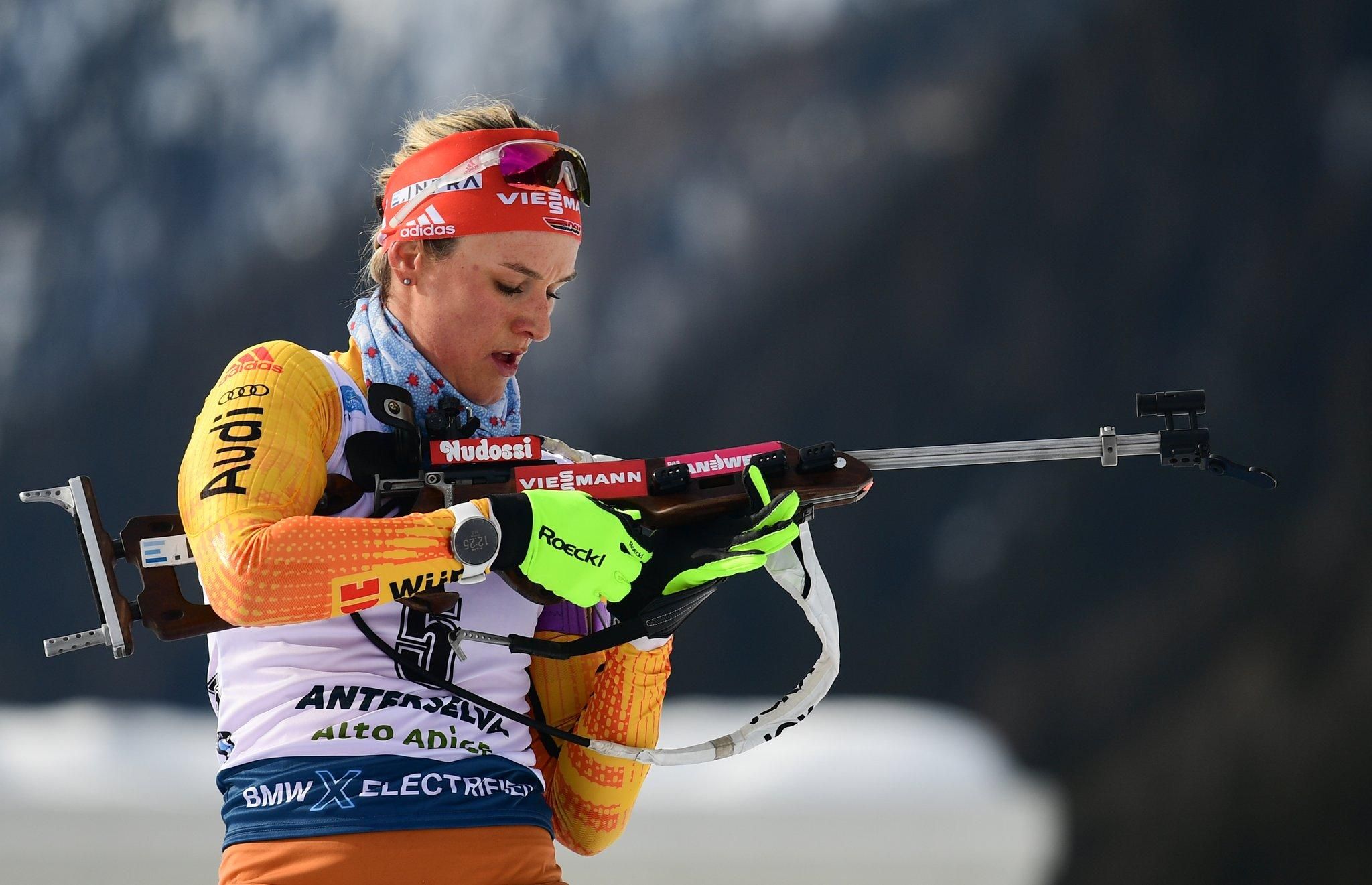 Биатлон: Семеренко обидно потеряла награду в Нове-Место, победа Херрманн Биатлон: Семеренко обидно потеряла награду в Нове-Место, победа Херрманн