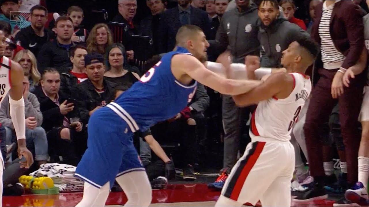 Украинская звезда НБА устроил драку в матче с "Портлендом": видео Украинская звезда НБА устроил драку в матче с "Портлендом": видео
