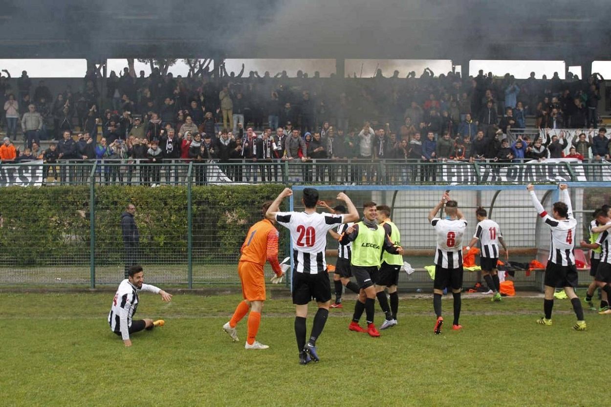 Итальянский футболист вылечился от коронавируса Итальянский футболист вылечился от коронавируса