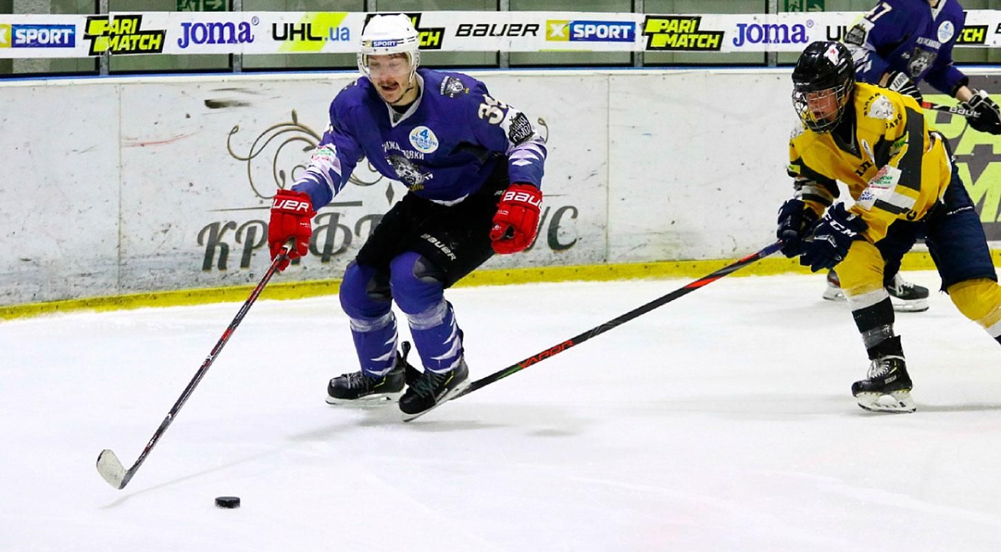 Хоккеист забросил эффектную шайбу в падении: видео Хоккеист забросил эффектную шайбу в падении: видео