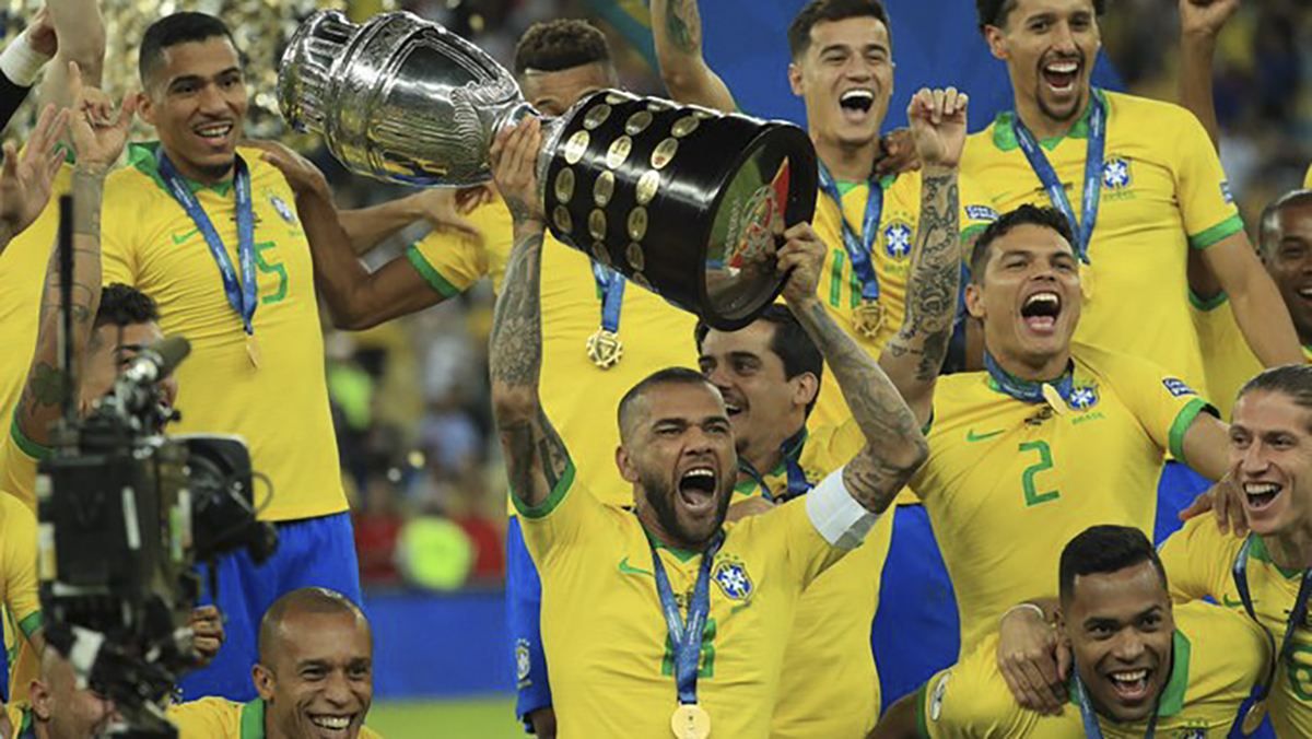 Еще один большой футбольный турнир между сборными перенесли из-за коронавируса Еще один большой футбольный турнир между сборными перенесли из-за коронавируса