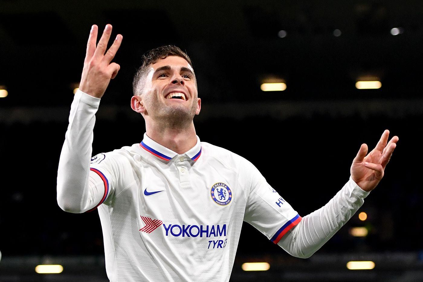 Півзахисник "Челсі" Пулішич хотів похизуватись технікою перед фанатами, але впав – кумедне відео Півзахисник "Челсі" Пулішич хотів похизуватись технікою перед фанатами, але впав – кумедне відео