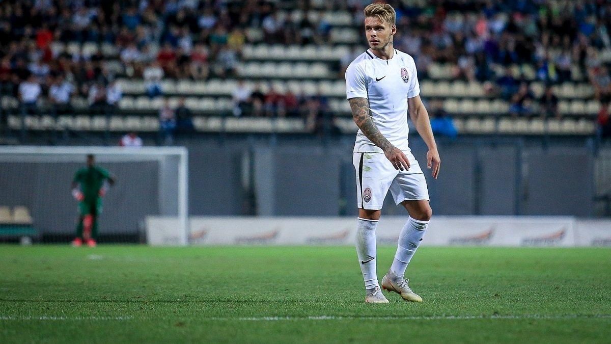 Гравець "Зорі" продемонстрував чудову техніку з туалетним папером в популярному челенджі: відео Гравець "Зорі" продемонстрував чудову техніку з туалетним папером в популярному челенджі: відео