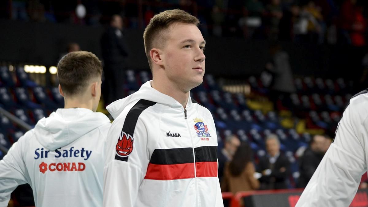 Неужели нужно, чтобы за сутки умирали по 400-500 человек: обращение игрока сборной Украины Неужели нужно, чтобы за сутки умирали по 400-500 человек: обращение игрока сборной Украины