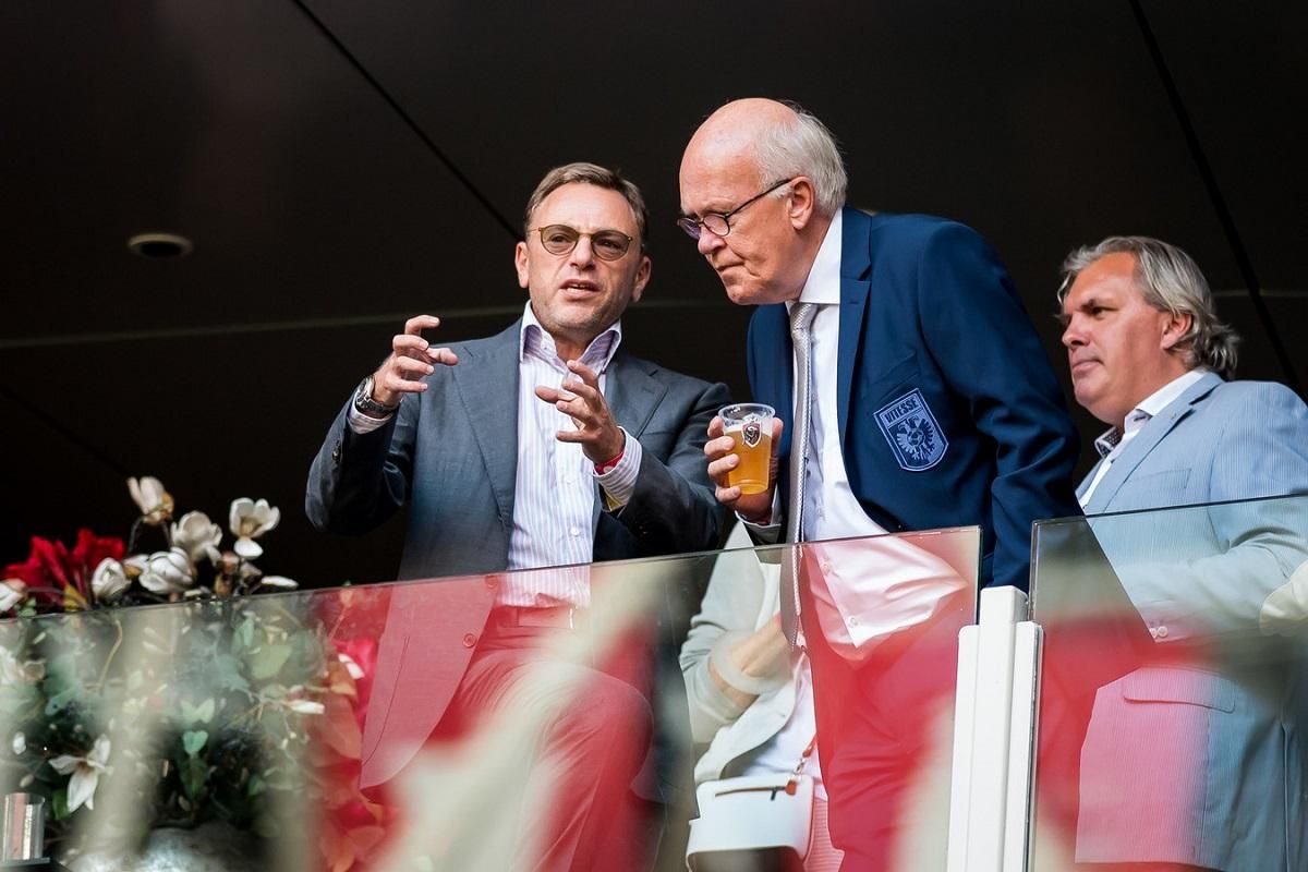 Бывший президент "Витесса" Кис Баккер умер от коронавируса Бывший президент "Витесса" Кис Баккер умер от коронавируса