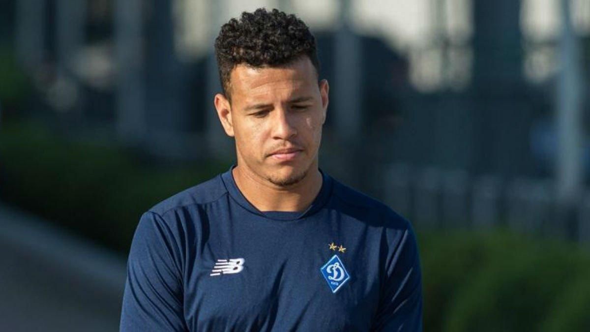 Футболист "Динамо" попал в скандал из-за нарушения карантина Футболист "Динамо" попал в скандал из-за нарушения карантина