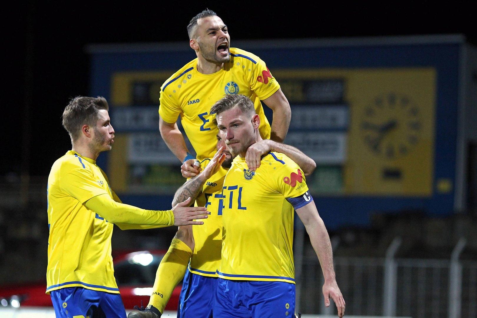 Немецкий клуб продал более 68 тысяч билетов на воображаемый матч Немецкий клуб продал более 68 тысяч билетов на воображаемый матч