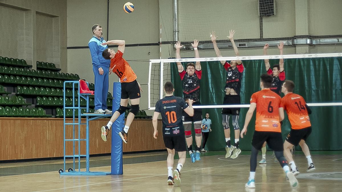 Чемпіонати України з волейболу завершили без визначення переможців