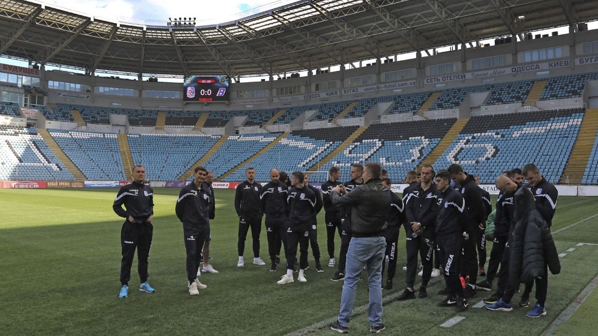Украинские клубы не хотят платить зарплаты футболистам