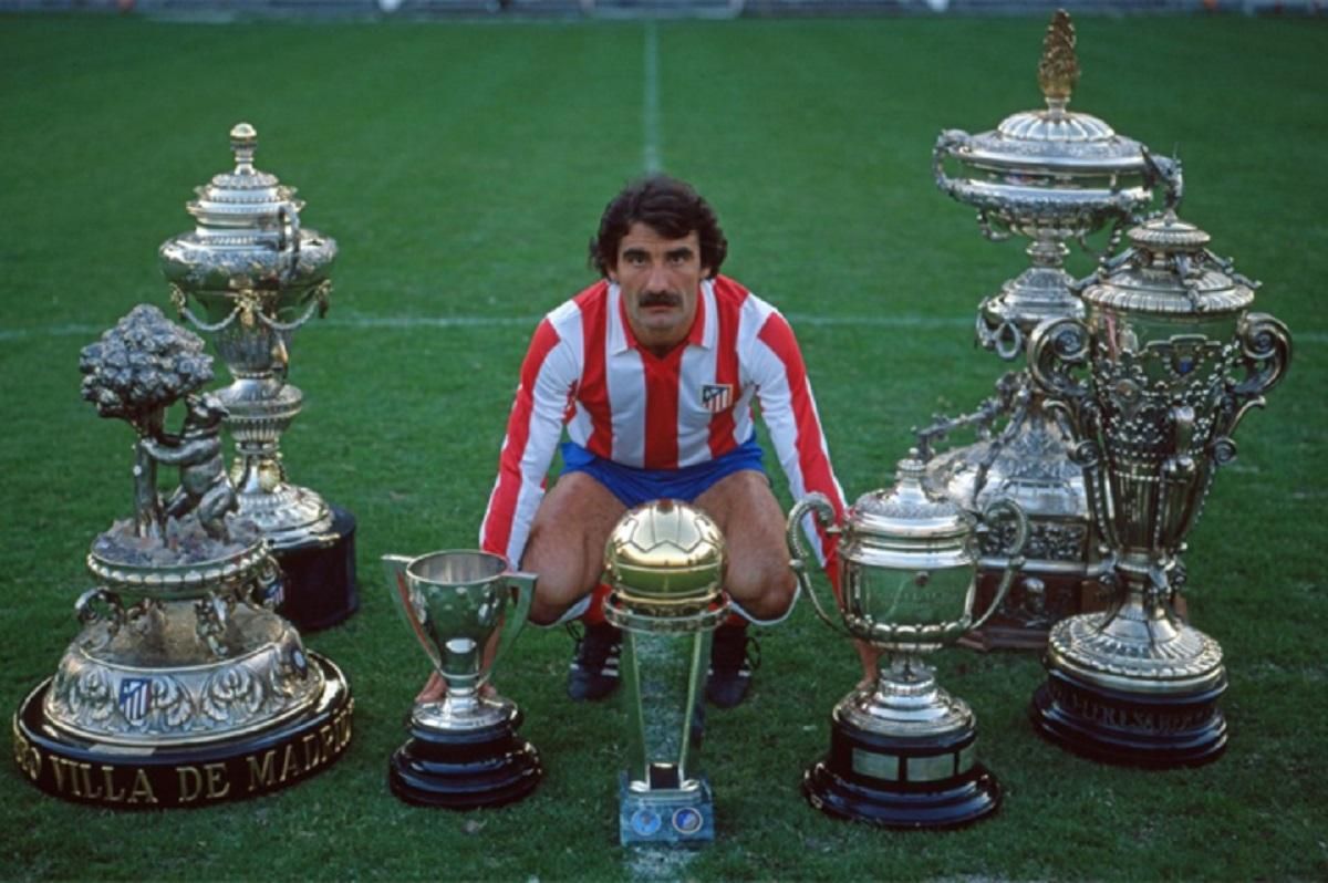 Умер звездный футболист "Атлетико" Хосе Луис Капон, врачи подозревают, что из-за коронавируса Умер звездный футболист "Атлетико" Хосе Луис Капон, врачи подозревают, что из-за коронавируса