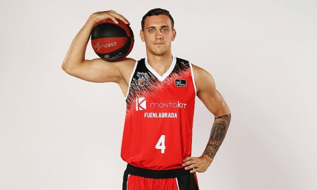 Це не жарти: інфікований коронавірусом гравець збірної України звернувся до людей – відео Це не жарти: інфікований коронавірусом гравець збірної України звернувся до людей – відео