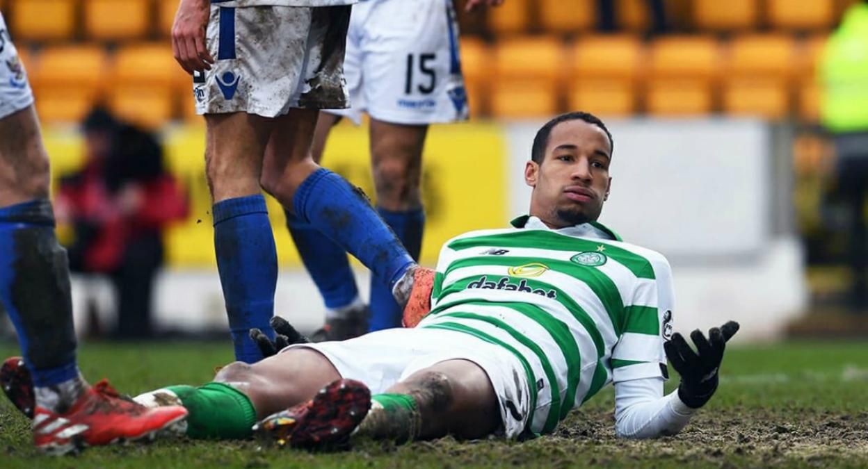 УЕФА оштрафовал клуб украинца за нарушения во время матча Лиги Европы УЕФА оштрафовал клуб украинца за нарушения во время матча Лиги Европы