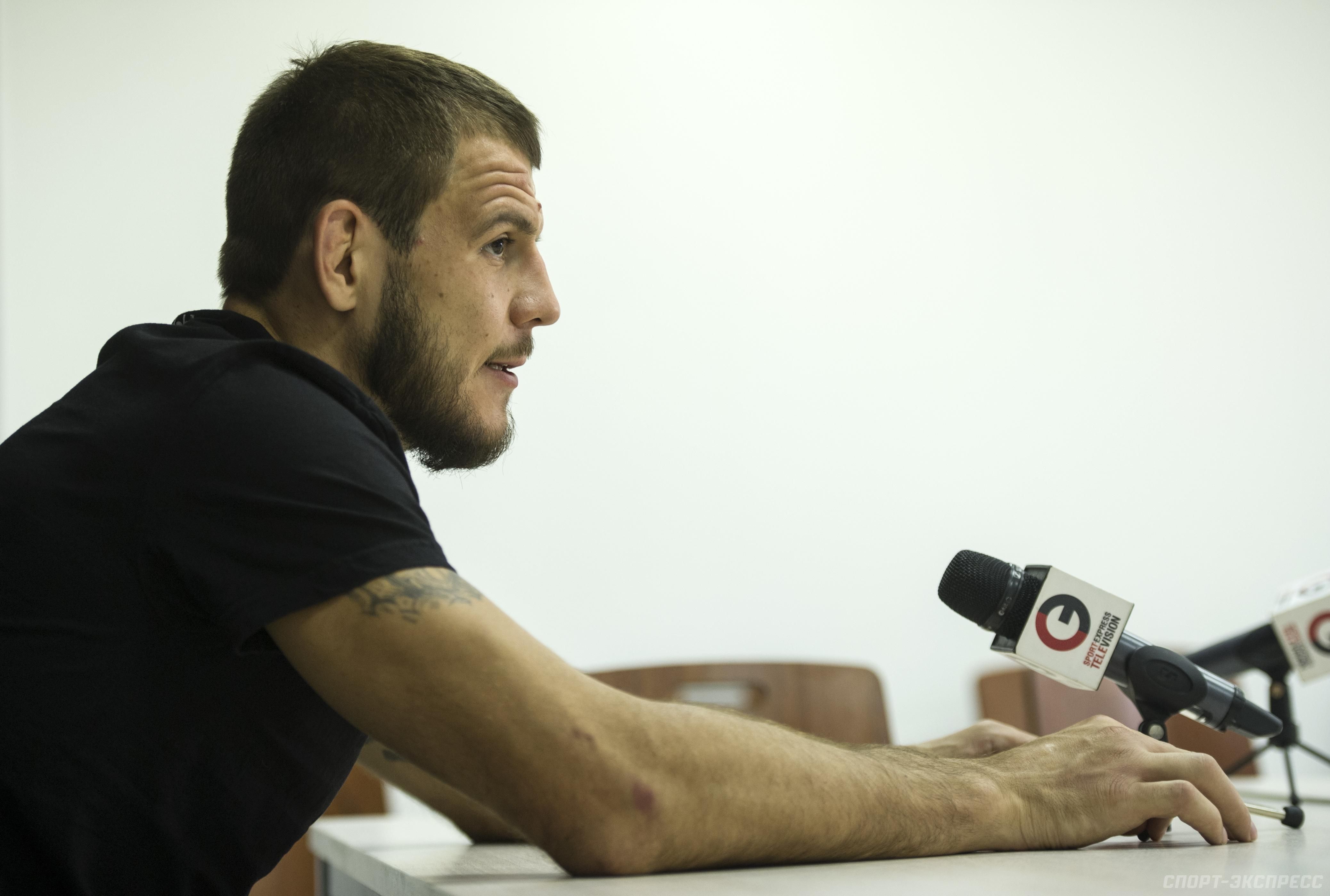 "Передається через телевізор": український боєць UFC Крилов про коронавірус