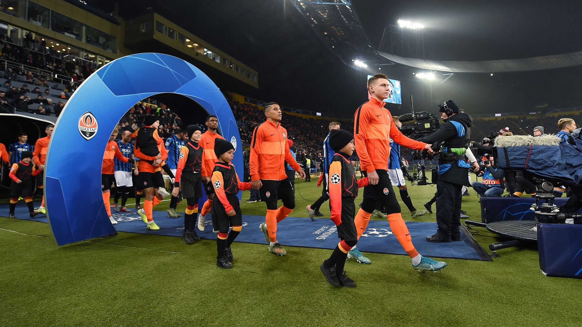 УЄФА може не допустити деякі клуби в Лігу чемпіонів та Лігу Європи: чи ризикує Україна УЄФА може не допустити деякі клуби в Лігу чемпіонів та Лігу Європи: чи ризикує Україна