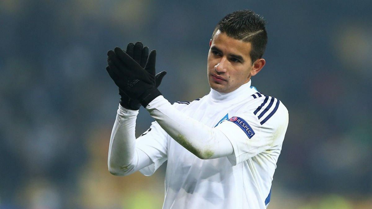 Колишній футболіст "Динамо" похвалився чималою колекцією футболок відомих гравців: відео Колишній футболіст "Динамо" похвалився чималою колекцією футболок відомих гравців: відео