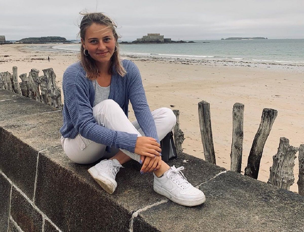 Украинская теннисистка Костюк поделилась с болельщиками соблазнительным фото Украинская теннисистка Костюк поделилась с болельщиками соблазнительным фото