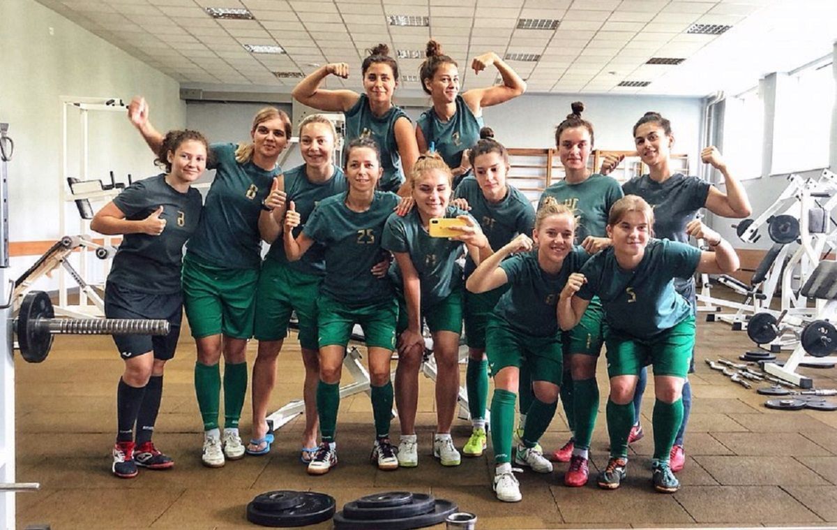 #Тренуйсявдома: "гарячі" тренування від українських футзалісток – відео #Тренуйсявдома: "гарячі" тренування від українських футзалісток – відео