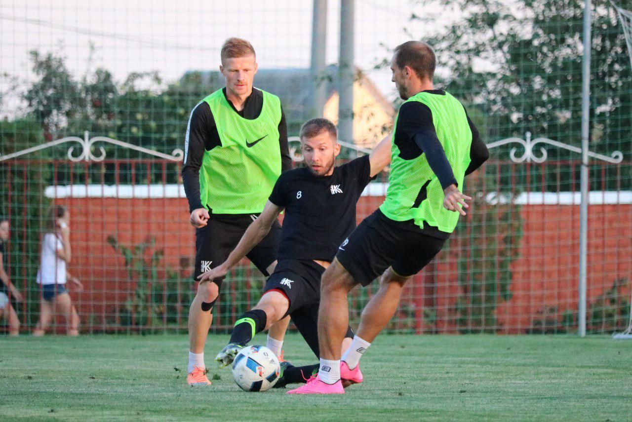 Клуб УПЛ нарушит карантин и организует тренировочные сборы после Пасхи Клуб УПЛ нарушит карантин и организует тренировочные сборы после Пасхи