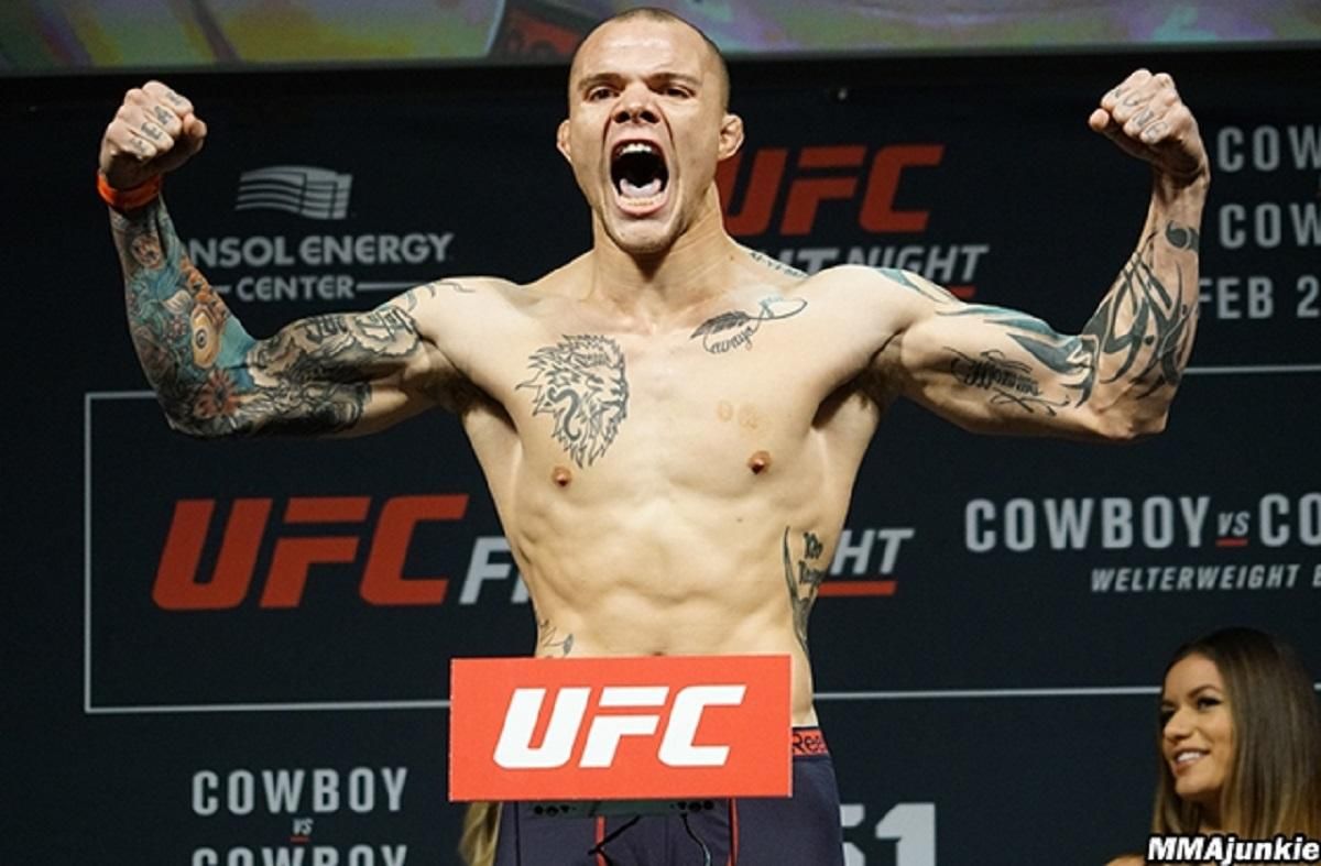 До будинку чемпіона UFC вдерся грабіжник та "отримав на горіхи" від бійця: відео До будинку чемпіона UFC вдерся грабіжник та "отримав на горіхи" від бійця: відео