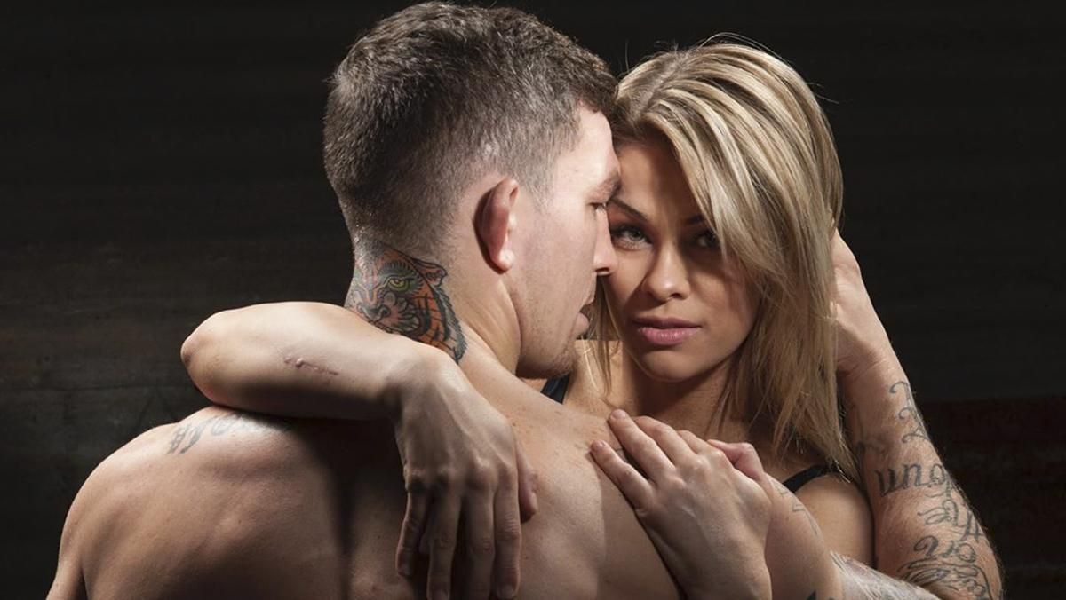 Зваблива дівчина-боєць продовжила публікувати фото оголеного тіла Зваблива дівчина-боєць продовжила публікувати фото оголеного тіла