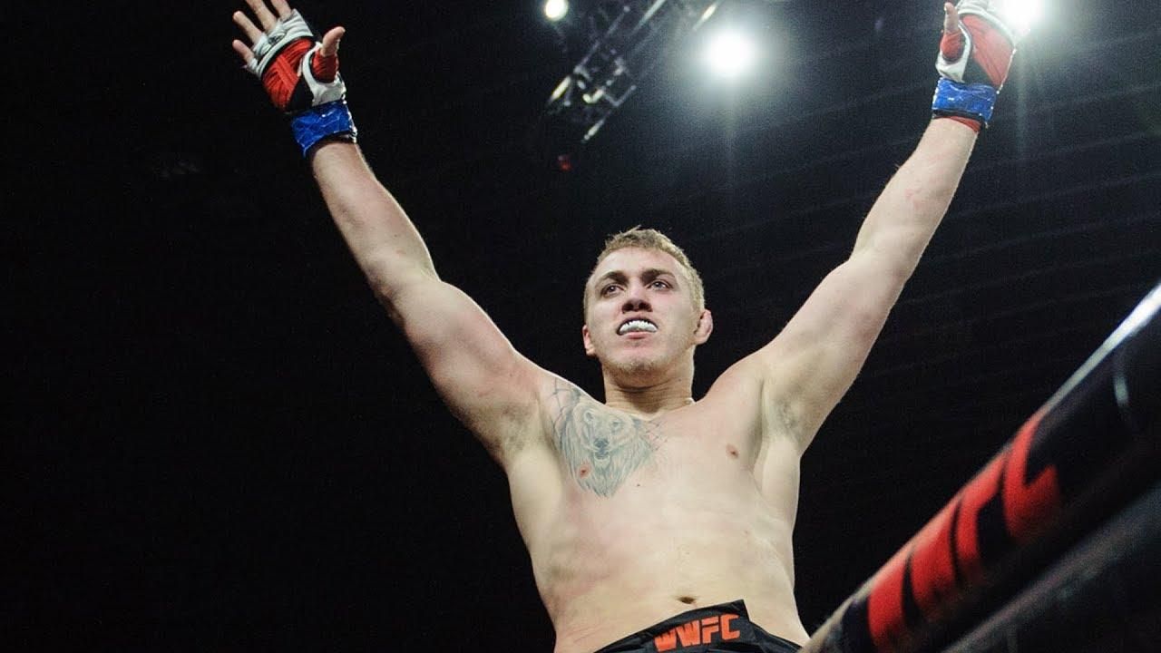 Боєць ММА виступав під українським прапором, а в UFC з'явився під прапором Молдови: фото Боєць ММА виступав під українським прапором, а в UFC з'явився під прапором Молдови: фото