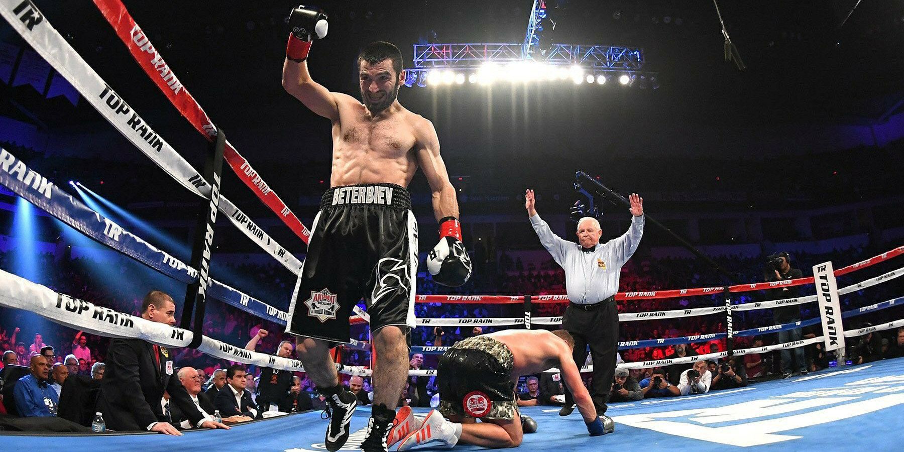 Российский боксер Бетербиев готов провести реванш с Гвоздиком Российский боксер Бетербиев готов провести реванш с Гвоздиком