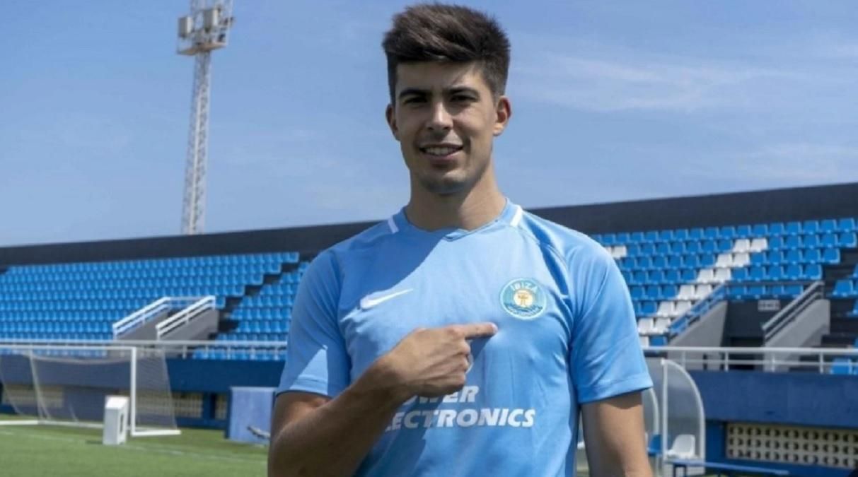 Испанский футболист разработал средство защиты от коронавируса Испанский футболист разработал средство защиты от коронавируса