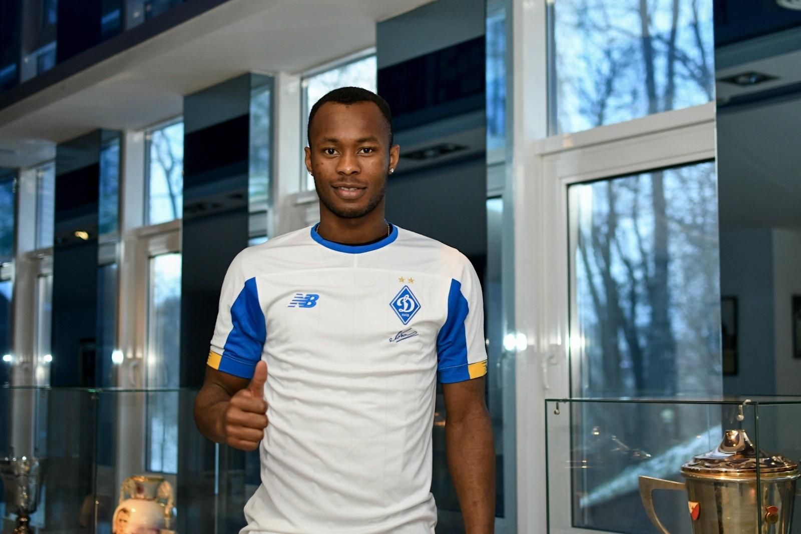 Легионер "Динамо" пожаловался европейским СМИ на огромные штрафы в Украине Легионер "Динамо" пожаловался европейским СМИ на огромные штрафы в Украине