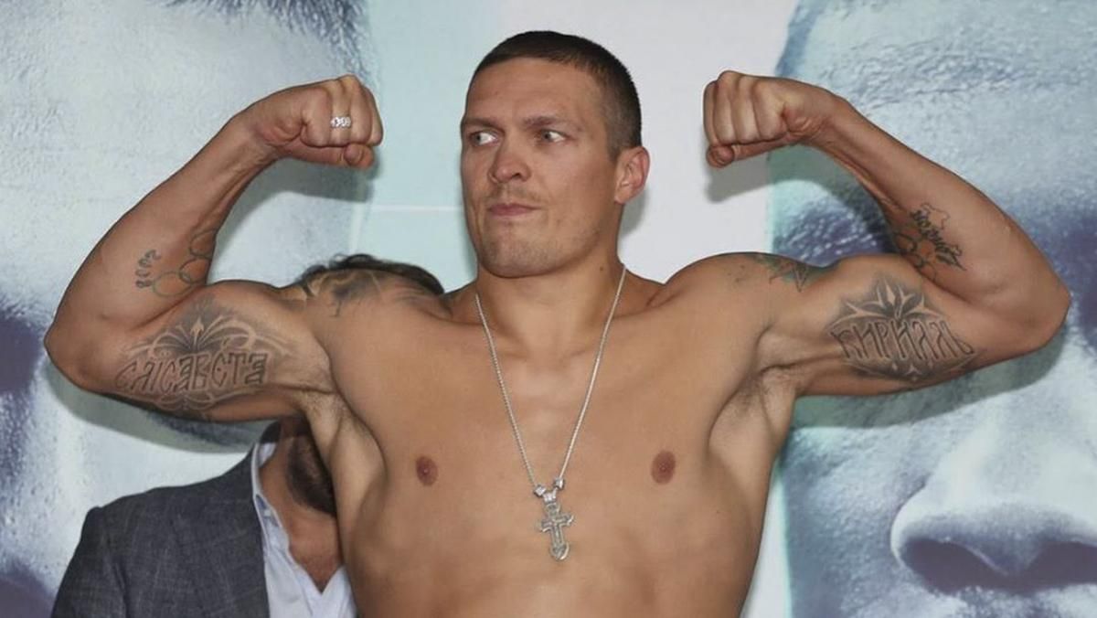 Це було дуже давно, з другом під пиво: Усик розповів, що виводить татуювання Це було дуже давно, з другом під пиво: Усик розповів, що виводить татуювання