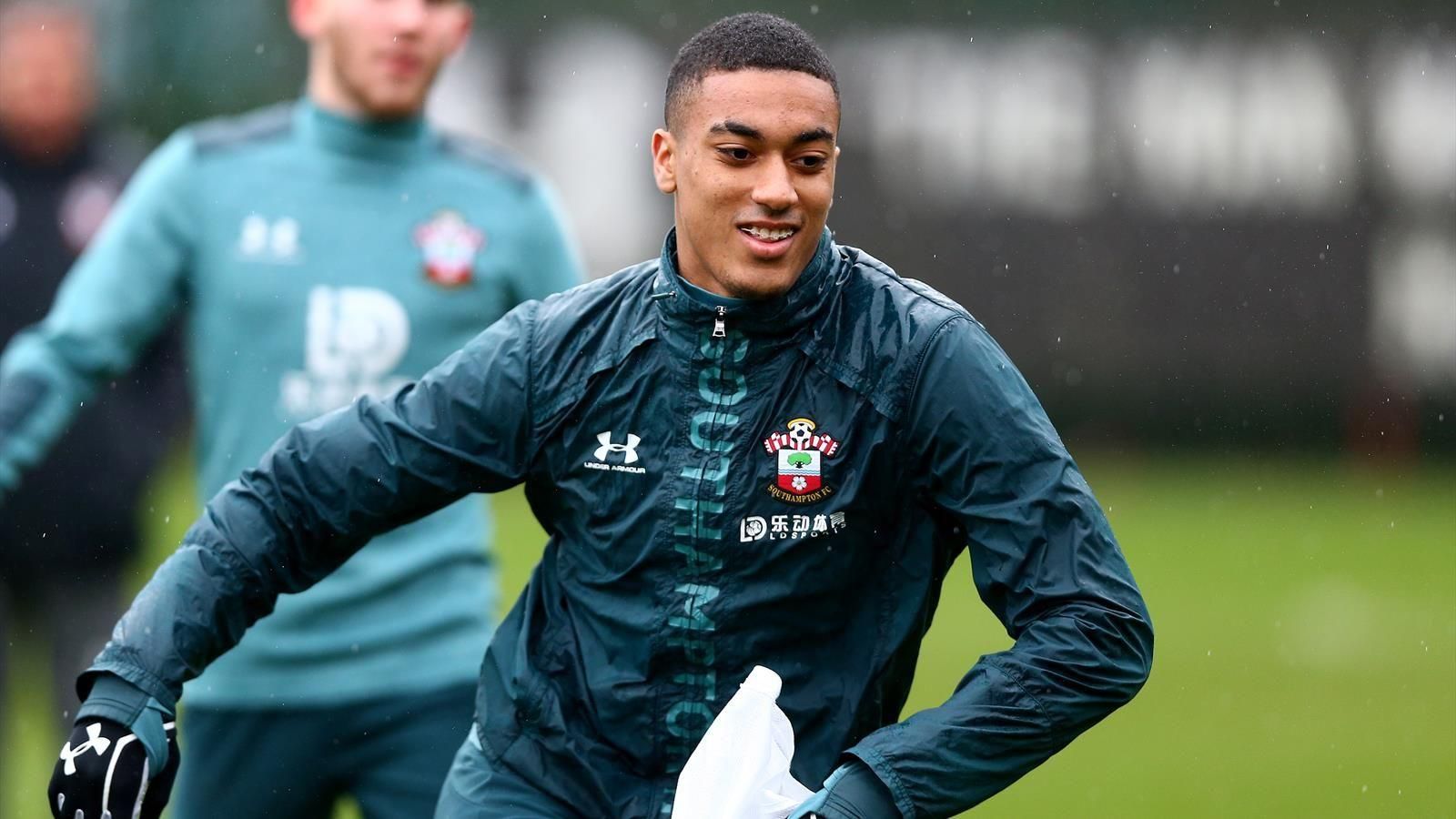 "Він сміявся, коли почув про смерть": футболіста клубу АПЛ звинуватили у вбивстві власної доньки "Він сміявся, коли почув про смерть": футболіста клубу АПЛ звинуватили у вбивстві власної доньки