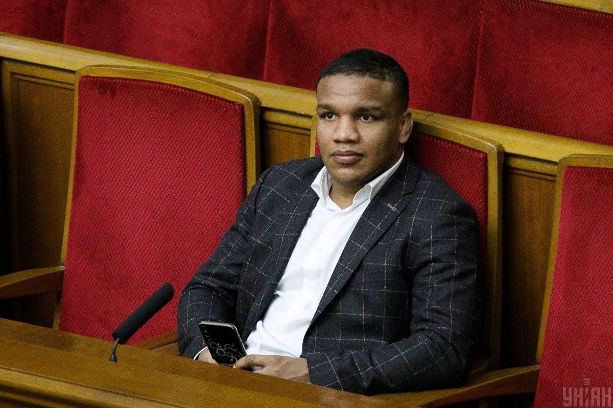 Беленюк попросив Кабмін офіційно дозволити спортсменам тренуватися в залах Беленюк попросив Кабмін офіційно дозволити спортсменам тренуватися в залах