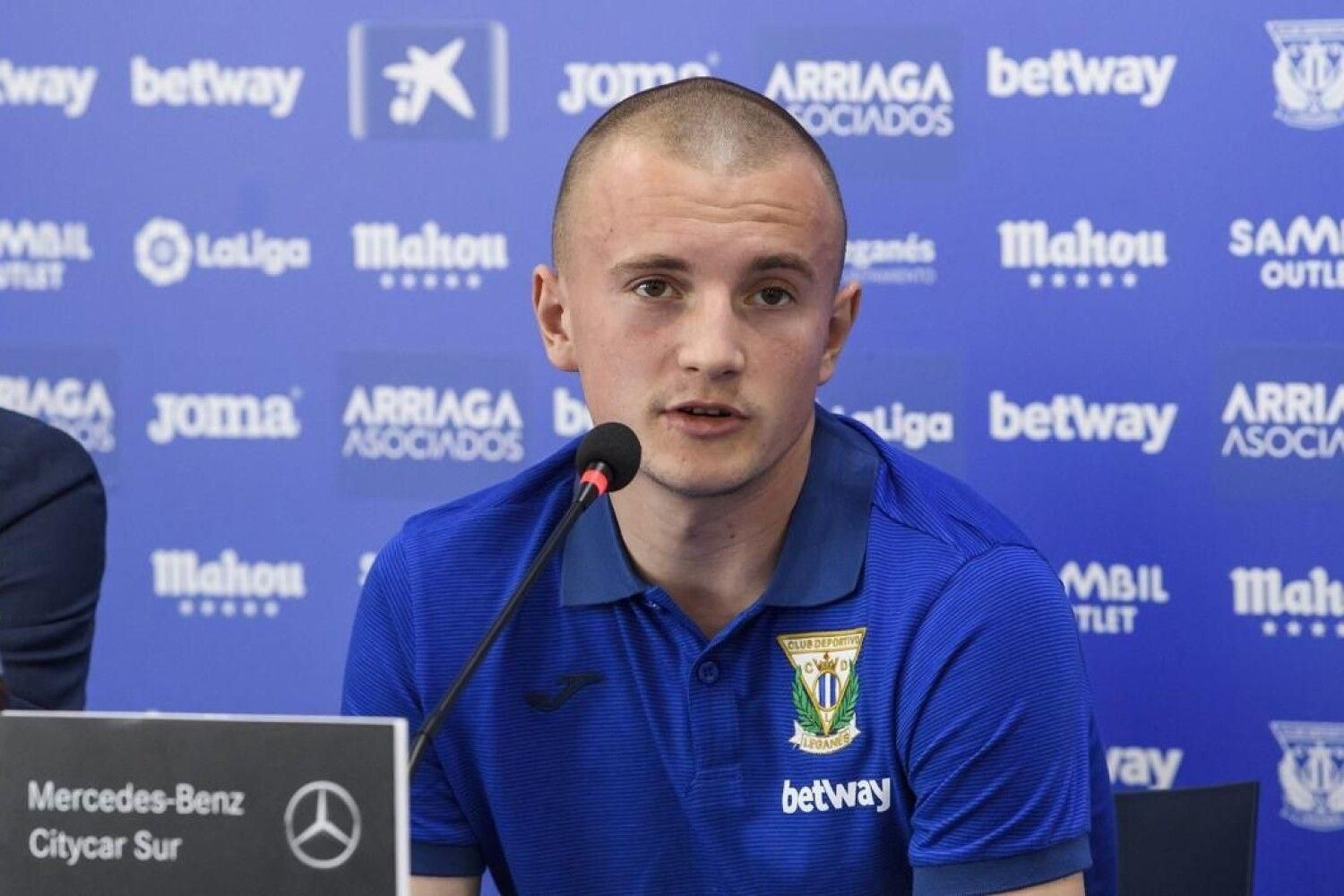 "Барселона" вмовляла гравця збірної України про трансфер: Я не хотів бути використаним "Барселона" вмовляла гравця збірної України про трансфер: Я не хотів бути використаним