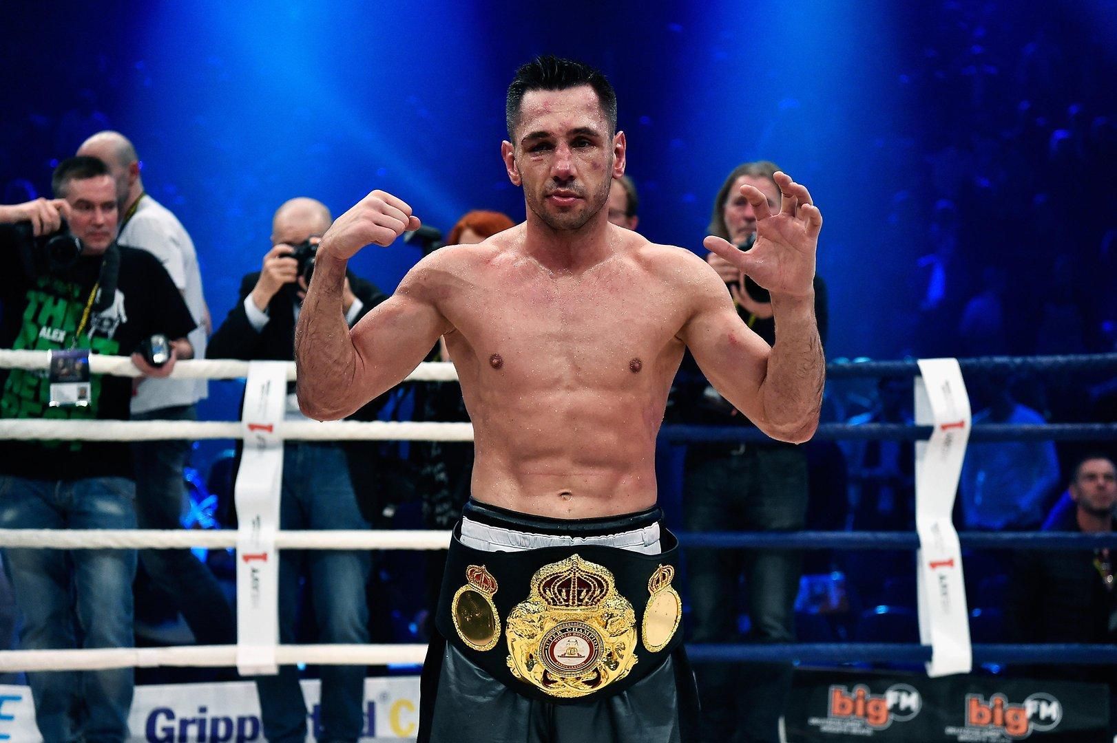 Легендарний чемпіон світу з боксу отримав 3 роки ув'язнення Легендарний чемпіон світу з боксу отримав 3 роки ув'язнення