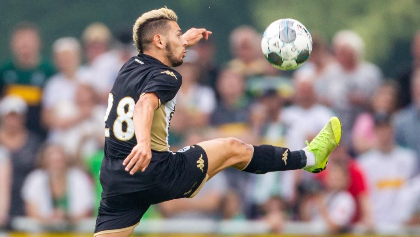 Во Франции звездного футболиста арестовали за публичную мастурбацию на соседку Во Франции звездного футболиста арестовали за публичную мастурбацию на соседку