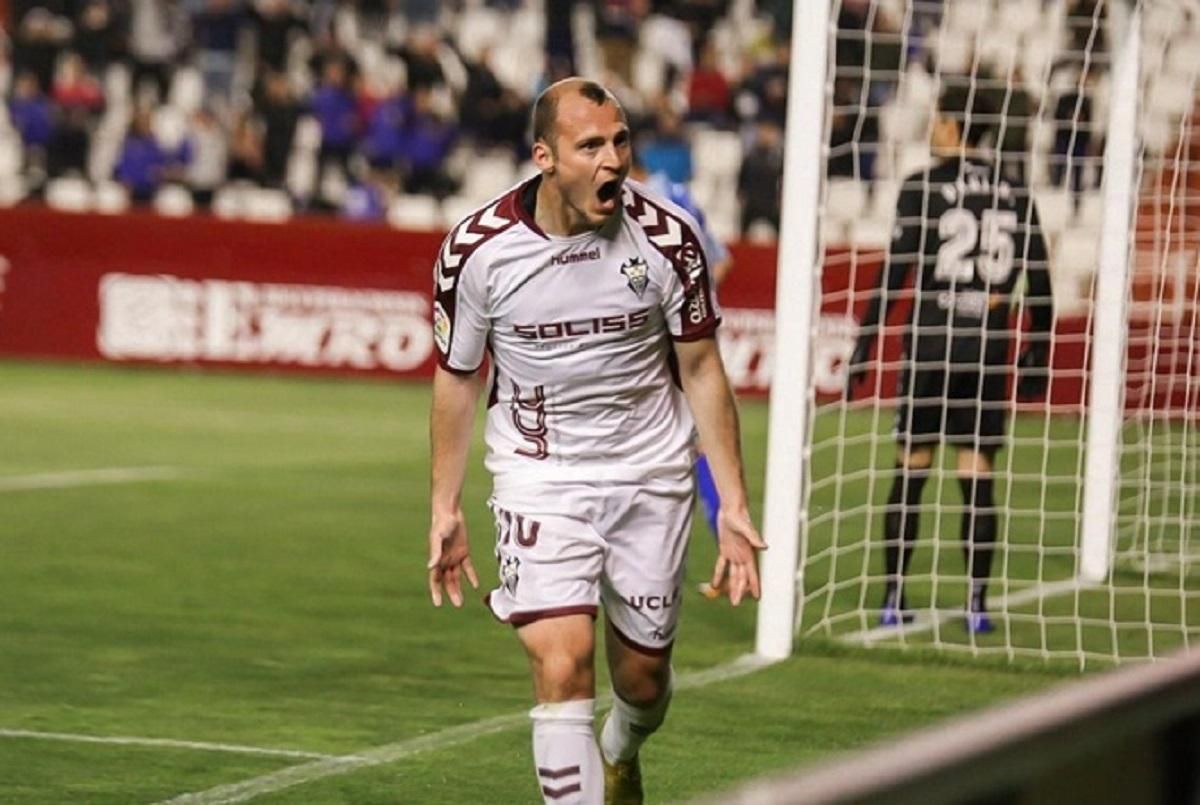 Роман Зозуля получил награду от командования Объединенных сил Роман Зозуля получил награду от командования Объединенных сил