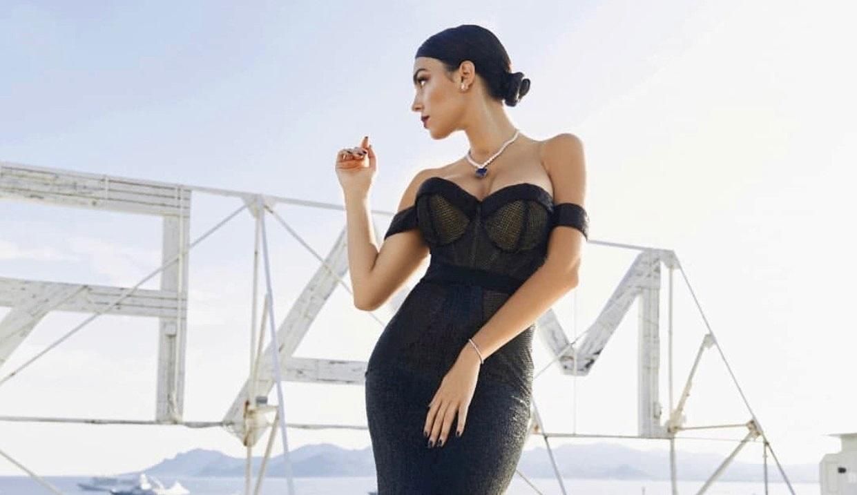 Невеста Роналду похвасталась пышными формами в спортзале: фото Невеста Роналду похвасталась пышными формами в спортзале: фото