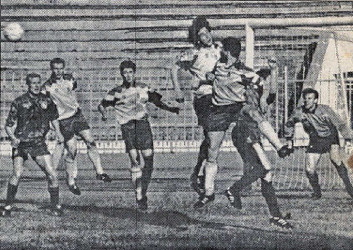 Ретро дня: 27 лет назад сборная Украины выиграла свой первый матч в истории – фото Ретро дня: 27 лет назад сборная Украины выиграла свой первый матч в истории – фото