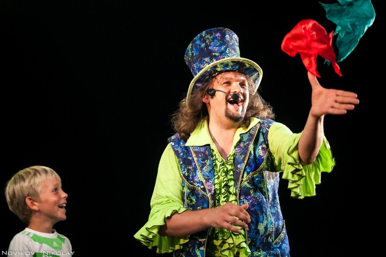 Российский фокусник на украинском языке вызвал Усика на бой: видео Российский фокусник на украинском языке вызвал Усика на бой: видео