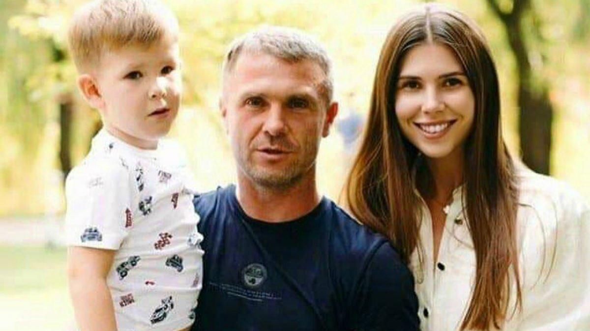 Як 4-річний син Сергія Реброва наробив шуму на стадіоні під час матчу: відео Як 4-річний син Сергія Реброва наробив шуму на стадіоні під час матчу: відео