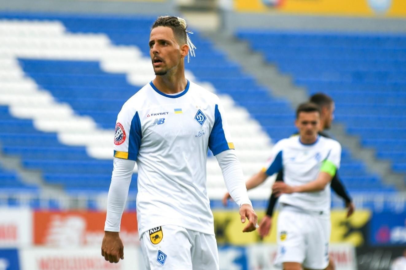 Удивительный промах: как "динамовец" Соль подвел партнеров – видео Удивительный промах: как "динамовец" Соль подвел партнеров – видео