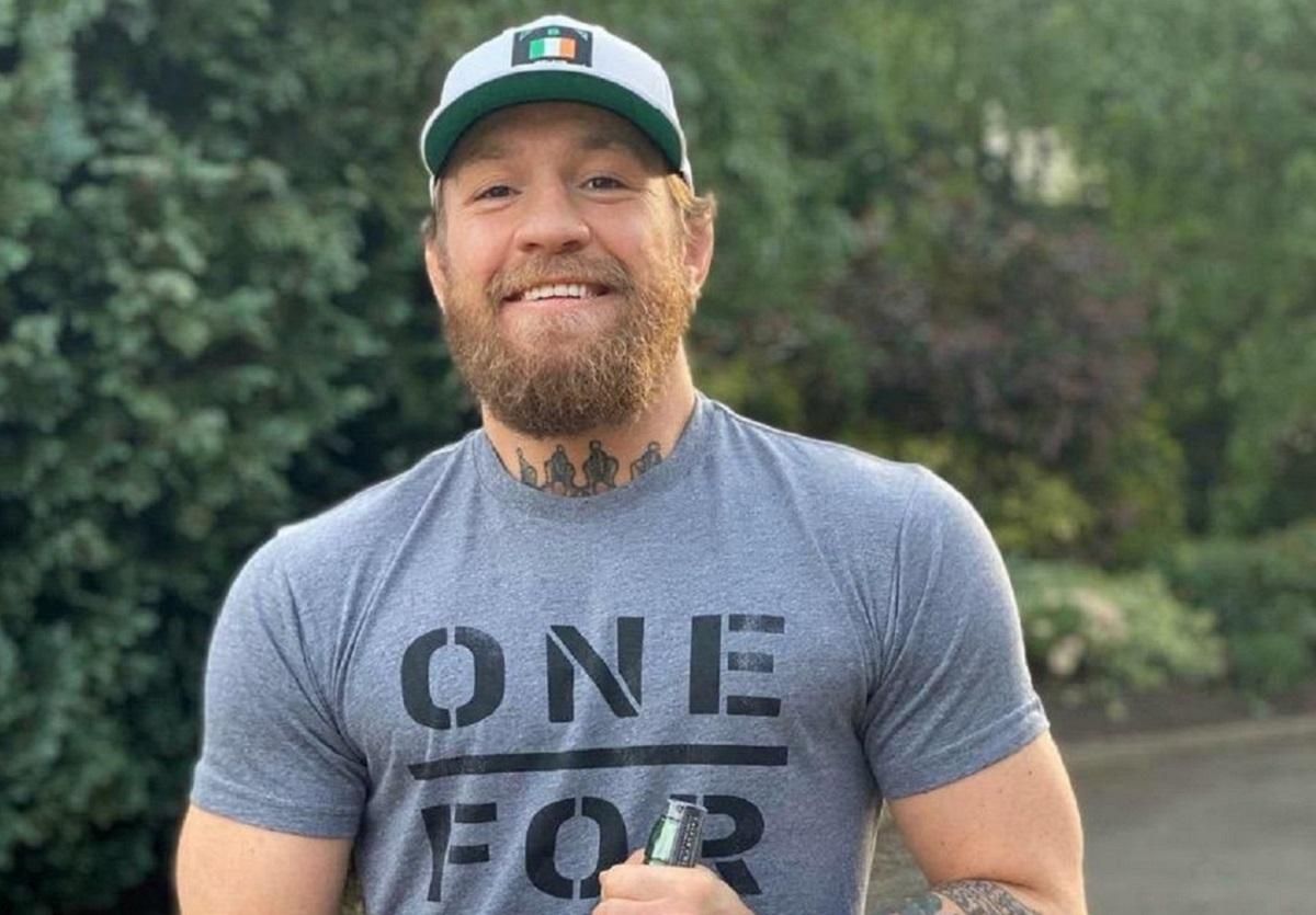 Екстремальний обід Конора МакГрегора: боєць з'їв цілу зграю комах – відео Екстремальний обід Конора МакГрегора: боєць з'їв цілу зграю комах – відео