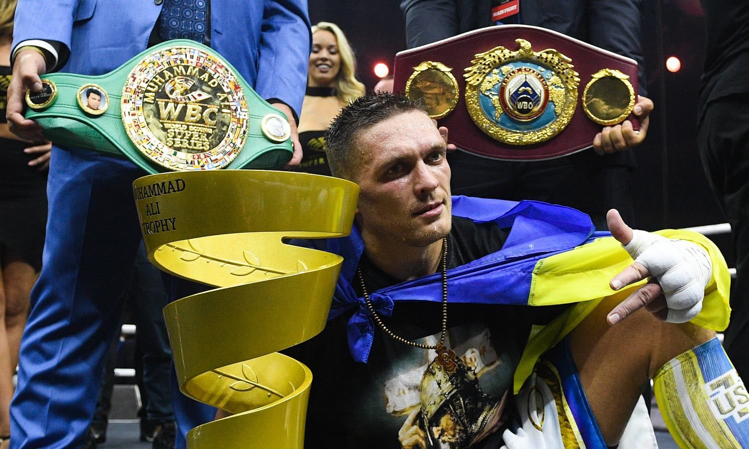 На рівні з Ф'юрі та Альваресом: Чісора включив Усика до трійки найкращих боксерів планети На рівні з Ф'юрі та Альваресом: Чісора включив Усика до трійки найкращих боксерів планети