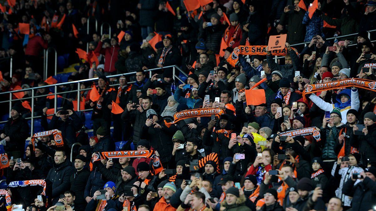 Когда в Украине откроют футбольные стадионы для болельщиков: дата Когда в Украине откроют футбольные стадионы для болельщиков: дата