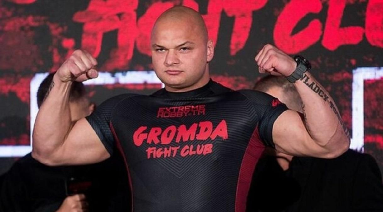 Один удар у щелепу: польський "Тайсон" відправив суперника у жорсткий нокаут – відео Один удар у щелепу: польський "Тайсон" відправив суперника у жорсткий нокаут – відео