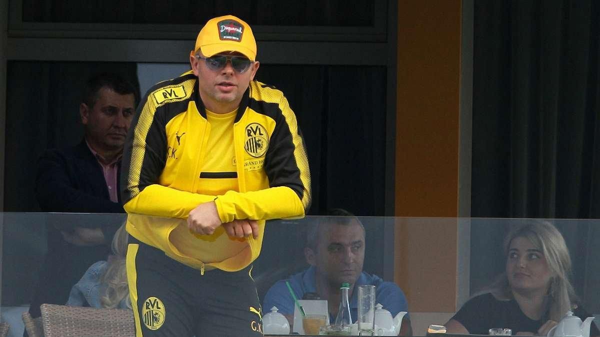 Одіозний президент футбольного клубу запропонував об'єднати чемпіонати України і Польщі Одіозний президент футбольного клубу запропонував об'єднати чемпіонати України і Польщі