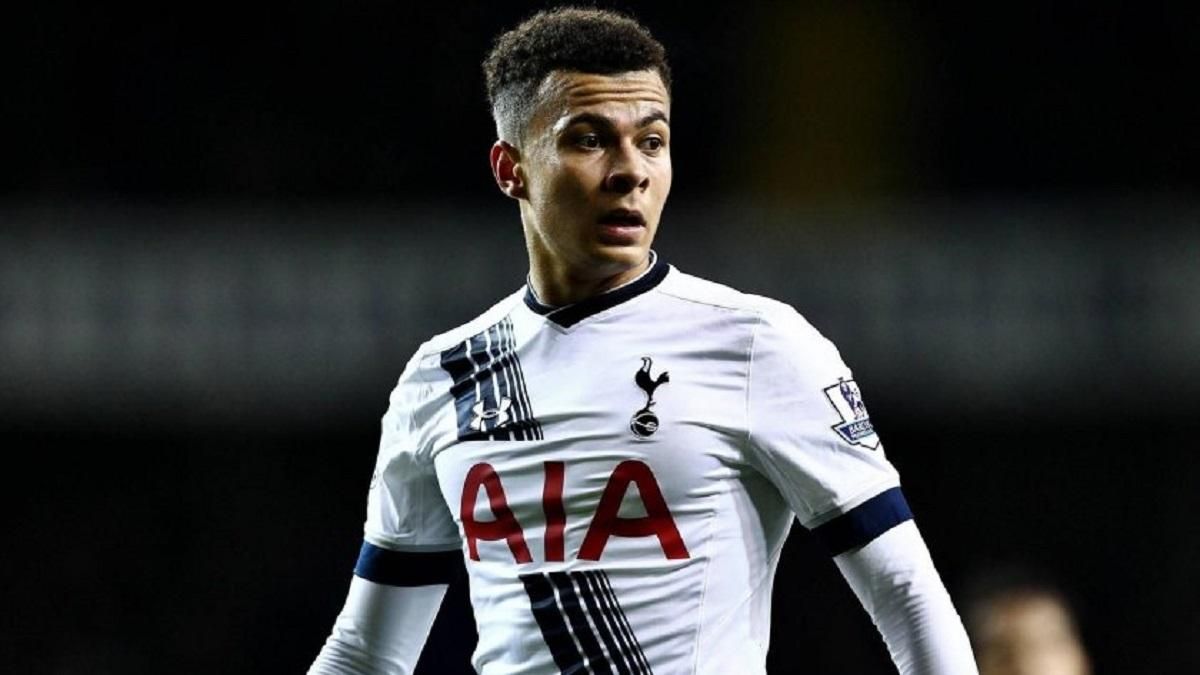 Лидера английского футбольного гранда дисквалифицировали за неудачную шутку о коронавирусе Лидера английского футбольного гранда дисквалифицировали за неудачную шутку о коронавирусе