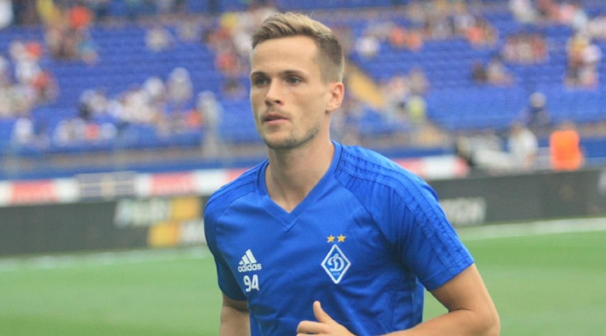 Футболістам "Динамо" урізали зарплату – захисник киян Футболістам "Динамо" урізали зарплату – захисник киян